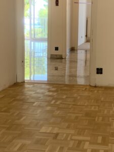 Ponçage de parquet