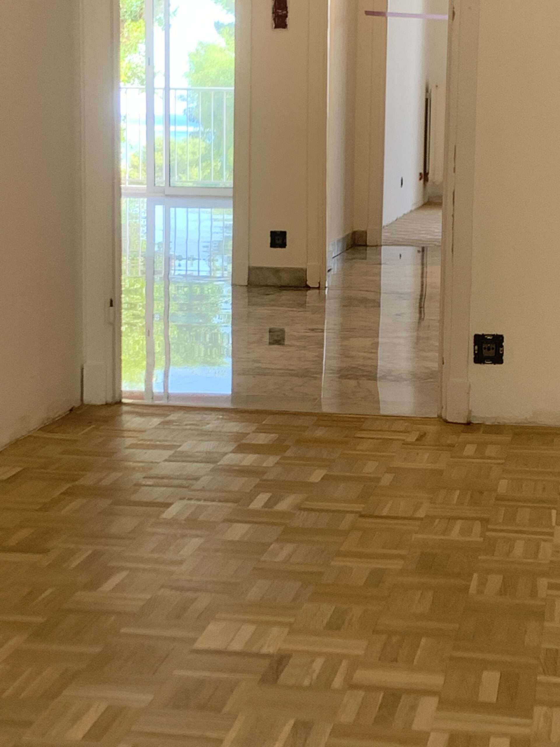 Ponçage de parquet