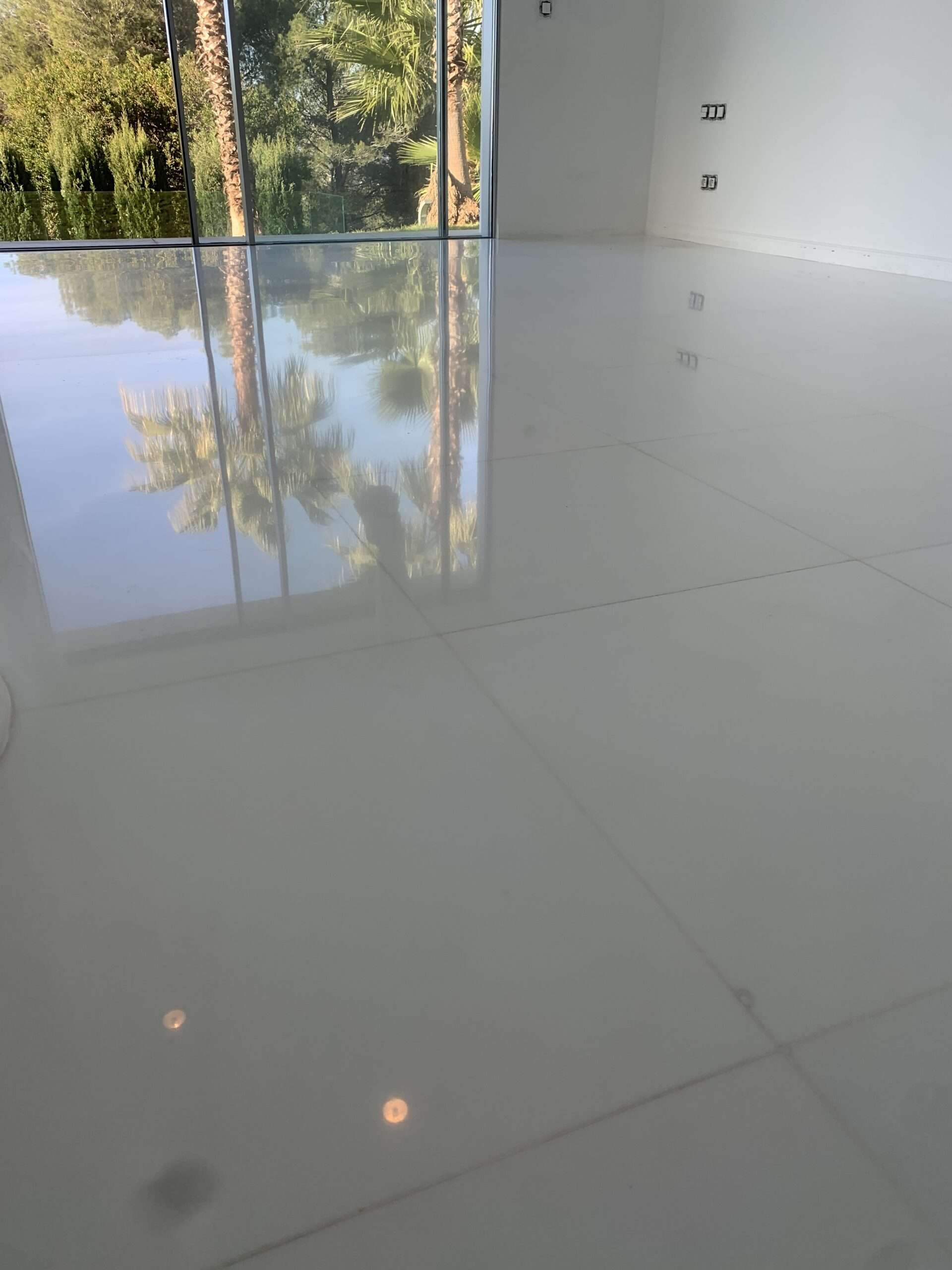 Ponçage de marbre finition poly-brillant