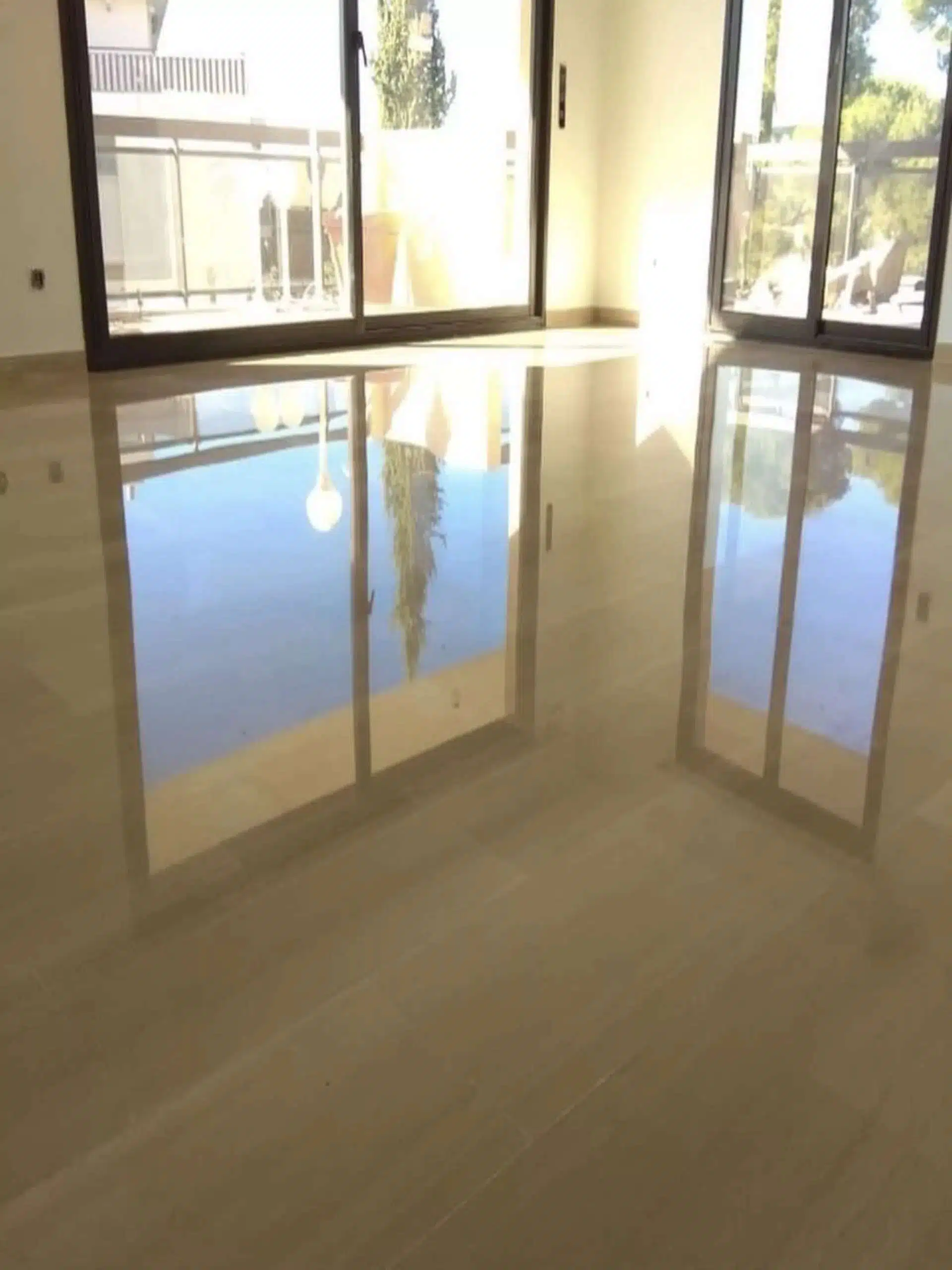 Ponçage-travertin-brillant